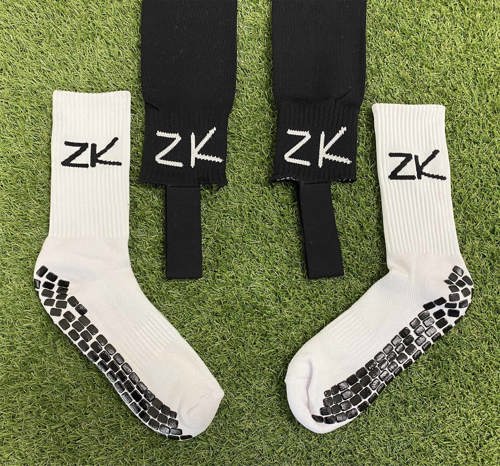 /media/jo3mbgzh/grip-socks-white-1.jpg